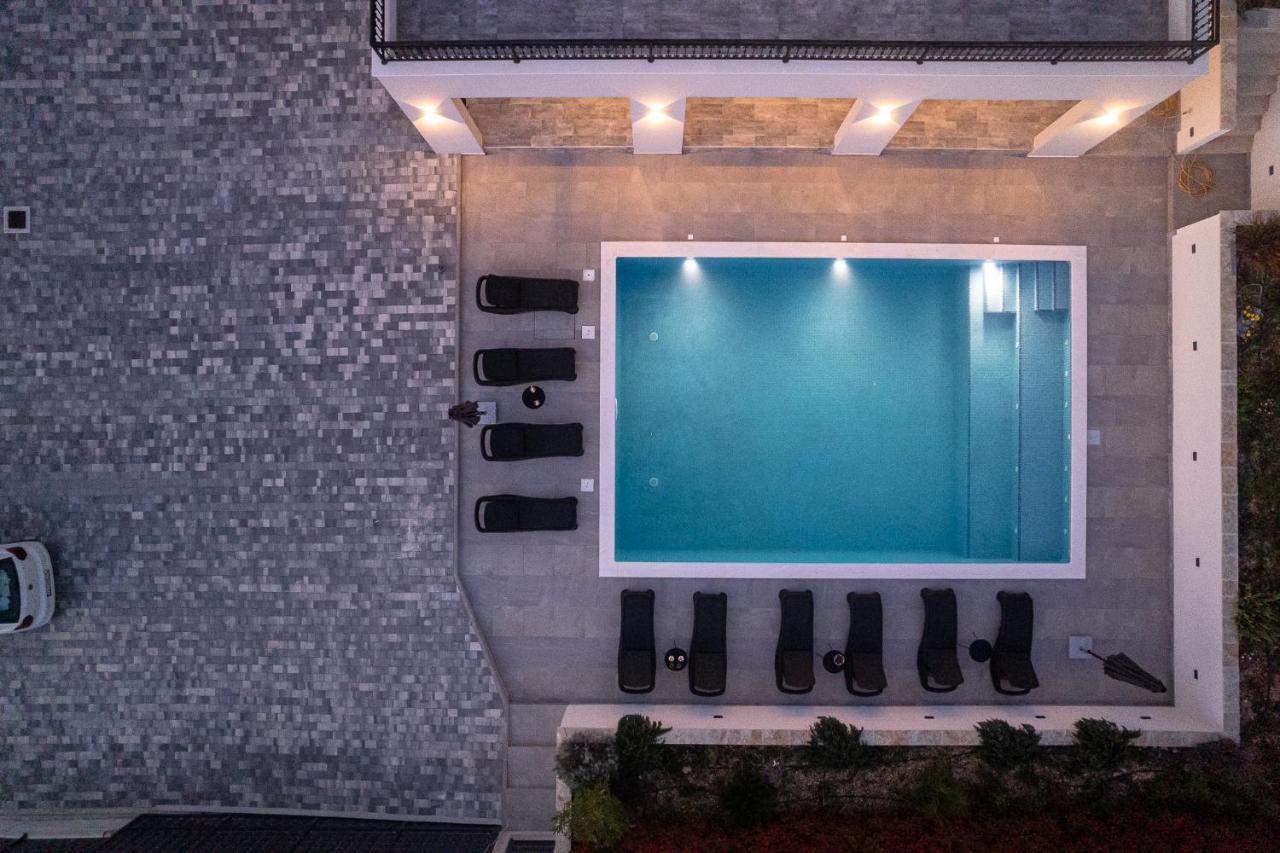 Villa Barbara & Zoran With Heated Swimming Pool Сегет-Враниця Екстер'єр фото