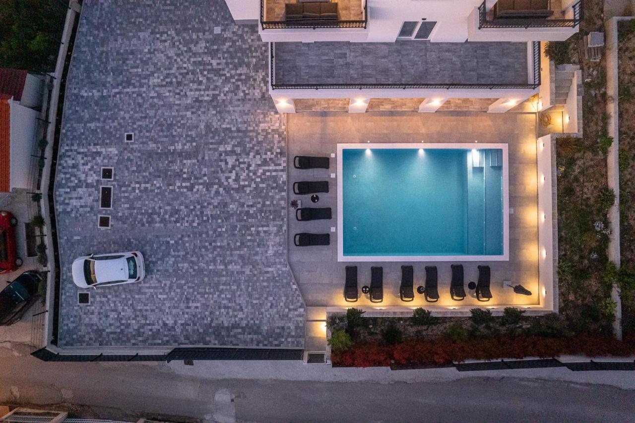 Villa Barbara & Zoran With Heated Swimming Pool Сегет-Враниця Екстер'єр фото