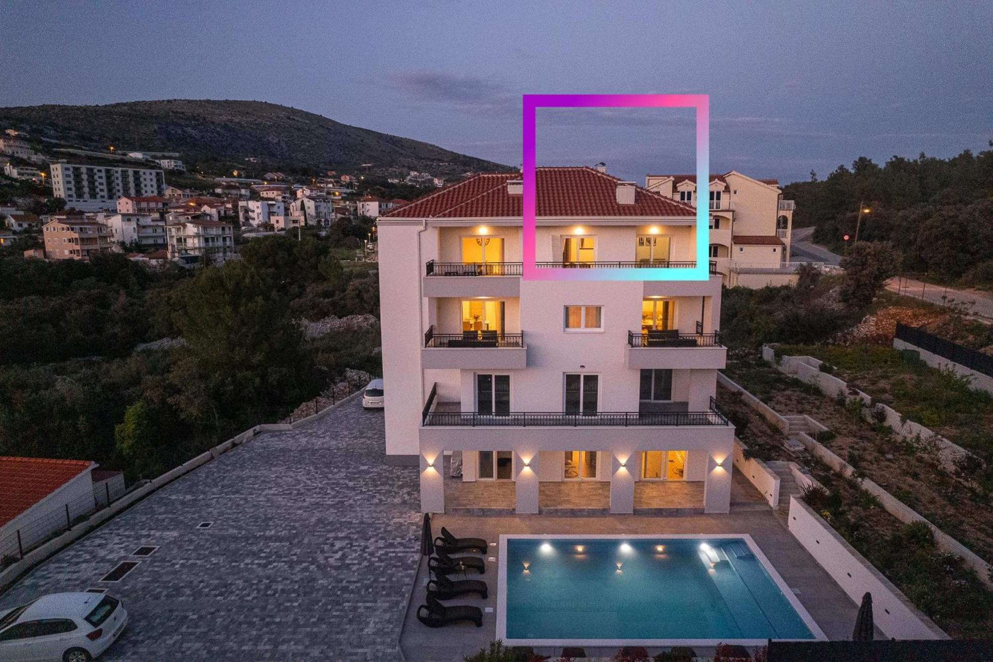 Villa Barbara & Zoran With Heated Swimming Pool Сегет-Враниця Номер фото